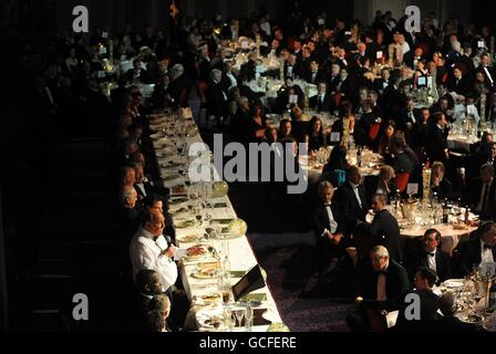 Jimmy Greaves fait un discours au PFA Player of the Year Awards 2010 au Grosvenor House Hotel, Londres. Banque D'Images