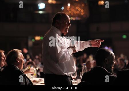 Soccer - PFA Player of the Year Awards 2010 - Grosvenor House Hotel.Jimmy Greaves fait un discours au PFA Player of the Year Awards 2010 au Grosvenor House Hotel, Londres. Banque D'Images