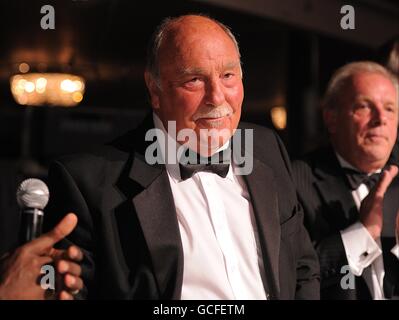 Jimmy Greaves fait un discours au PFA Player of the Year Awards 2010 au Grosvenor House Hotel, Londres. Banque D'Images