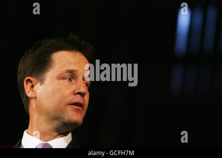 Le libéral démocrate Nick Clegg se trouve dans le Methodist Central Hall de Londres à l'Assemblée CitizensUK. Banque D'Images