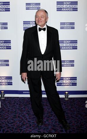 Ken Livingstone arrive pour les Sony radio Academy Awards 2010 au Grosvenor House Hotel, Londres Banque D'Images