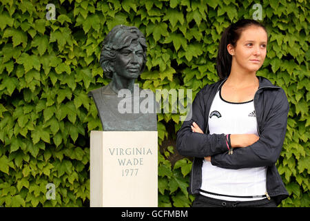 Laura Robson fait une apparition à Wimbledon aujourd'hui pour célébrer le 75e anniversaire de Robinsons, au All England Lawn tennis Club, à Wimbledon. Banque D'Images