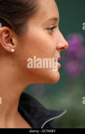 Laura Robson fait une apparition à Wimbledon aujourd'hui pour célébrer le 75e anniversaire de Robinsons, au All England Lawn tennis Club, à Wimbledon. Banque D'Images