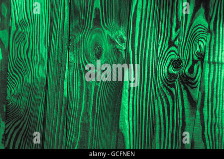 Vert menthe parfait verdâtre grisâtre foncé bois vieux irrégulières lumineux bois surface texture background Banque D'Images