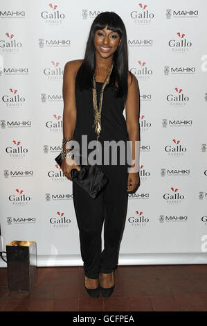 Lancement de la Gallo Rose & MAHIKI Pop Up - Londres.Alexandra Burke arrive au lancement du Gallo Rose & MAHIki Pop Up, à Soho, Londres. Banque D'Images