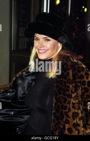 L'ACTRICE BAYWATCH GENA LEE NOLIN PARTICIPE À LA PREMIÈRE « COP LAND » SUR LA PLACE LEICESTER À LONDRES. Banque D'Images