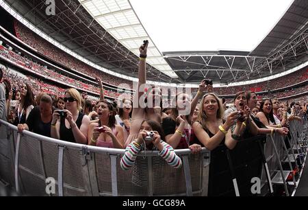 Capitale radio Summertime ball - Londres.La foule pendant le Capital FM Summertime ball au stade Wembley. Banque D'Images