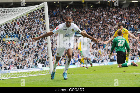 Jermaine Beckford, de Leeds United, célèbre son but lors du match de la Coca Cola League One à Elland Road, Leeds. Banque D'Images