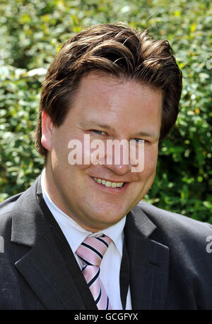 Alec Shelbrooke le nouveau député d'Elmet et de Rothwell à Leeds, en dehors des chambres du Parlement. Banque D'Images