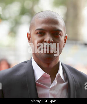 L'écrivain et réalisateur Noel Clarke arrive pour le prémire mondial de '4.3.2.1', à l'Empire Leicester Square, dans le centre de Londres. Banque D'Images