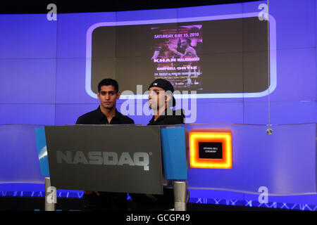 Amir Khan (à gauche) en Grande-Bretagne et Paulie Malignaggi aux États-Unis ouvrent le marché du NASDAQ à New York, à New York, aux États-Unis. Banque D'Images