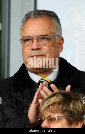 Football - Coca-Cola football League 2 - Burton Albion / Grimsby Town - Pirelli Stadium. Ben Robinson, président de Burton Albion Banque D'Images