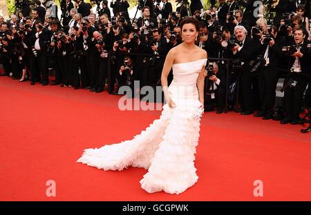 EVA Longoria-Parker arrive pour la projection officielle de Robin des Bois, au Palais de Festival pendant le 63e Festival de Cannes, France. Banque D'Images