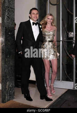 David Walliams mariage à Lara Stone Banque D'Images