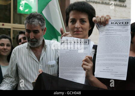 Napoli, Italie. 08 juillet, 2016. Presidio pour la libération de Bilal Kayed et tous les prisonniers palestiniens contre la détention, s'est tenue à Naples, organisée par la communauté palestinienne avec des dépliants et des bannières dans la Via Toledo. © Salvatore Esposito/Pacific Press/Alamy Live News Banque D'Images