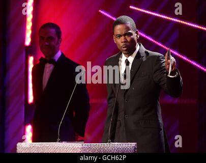 Chris Rock sur scène aux National Movie Awards 2010 au Royal Festival Hall de Londres. Banque D'Images