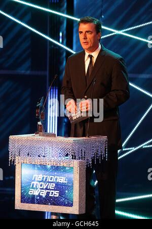 National Movie Awards 2010 - spectacle - Londres.Chris Noth sur scène lors des National Movie Awards 2010 au Royal Festival Hall de Londres. Banque D'Images