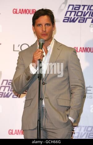 National Movie Awards 2010 - salle de presse - Londres.Peter Facinelli lors des National Movie Awards 2010 au Royal Festival Hall de Londres. Banque D'Images