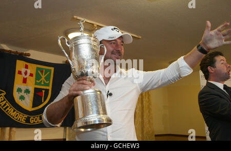 Graeme McDowell.Graeme McDowell, nouveau champion de l'US Open, lors d'une conférence de presse au Rathmore Golf Club de Portrush Co Antrim. Banque D'Images