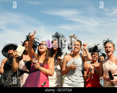 Les courses de chevaux - Le Royal Ascot Meeting 2010 - Jour trois - Ascot Racecourse Banque D'Images