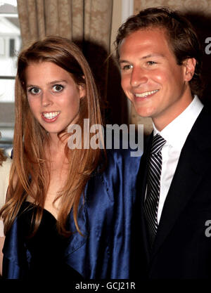 La princesse Beatrice et Dave Clark arrivent à une réception pour la charité du prince Harry Sentebale, au Greenwich Country Club on à New York, New York. Banque D'Images