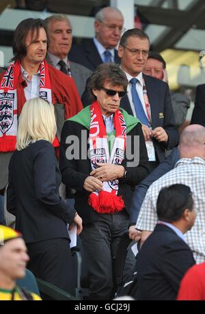 Football - coupe du monde de la FIFA 2010 Afrique du Sud - Round de 16 - Allemagne / Angleterre - Stade de l'État libre.Sir Mick Jagger, star du rock britannique, dans les tribunes. Banque D'Images