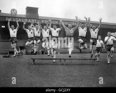 Football - FA Cup - Bolton Wanderers Photocall - Burnden Park Banque D'Images