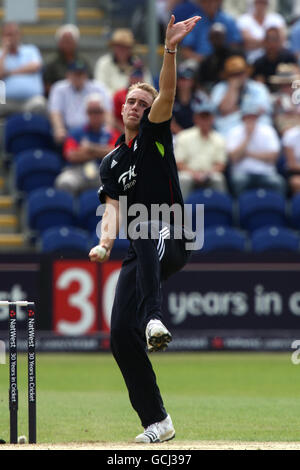 Cricket - NatWest Series - second One Day International - Angleterre / Australie - SWALEC Stadium. Stuart Broad, Angleterre Banque D'Images