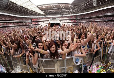 Capitale radio Summertime ball - Londres.La foule pendant le Capital FM Summertime ball au stade Wembley. Banque D'Images