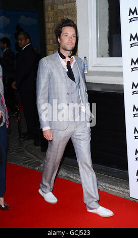 Rufus Wainwright arrive pour la MOJO Honors List 2010 à la Brasserie de Londres. Banque D'Images