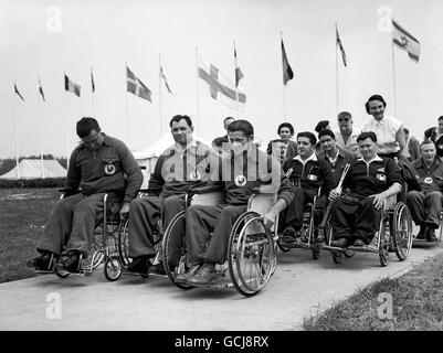 Infirmière Necvere Galord 'Ange de Dien-bien-Rhu' avec l'équipe française Banque D'Images