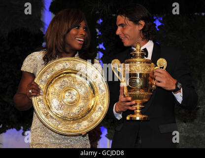 Serena Williams et Rafael Nadal au dîner des champions de Wimbledon, Londres. Banque D'Images