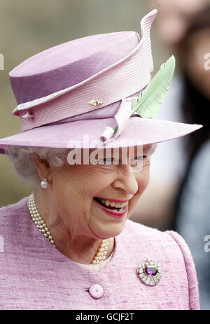 La reine Elizabeth II assiste à la cérémonie des clefs au palais de Holyroodhouse à Édimbourg. Banque D'Images