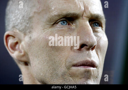 Football - coupe du monde de la FIFA 2010 Afrique du Sud - Groupe C - Angleterre / Etats-Unis - Stade Royal Bafokeng.Bob Bradley, entraîneur des États-Unis Banque D'Images