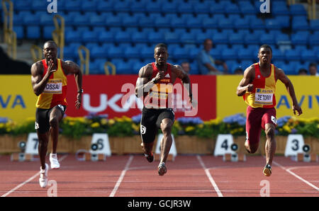 Dwain Chambers (au centre) participe aux Mens 100m Heats lors des épreuves européennes d'Aviva et des championnats du Royaume-Uni au stade Alexander, à Birmingham. Banque D'Images