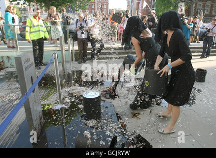 La Tate Britain summer party Banque D'Images