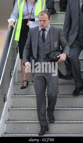 Football - Coupe du Monde FIFA 2010 en Afrique - l'équipe de l'Angleterre Retour à la maison - l'aéroport de Heathrow Banque D'Images