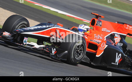 Timo Glolock de Virgin Racing sur la piste lors de la deuxième séance d'entraînement devant le Grand Prix britannique de Santander sur le circuit de Silverstone, à Northampton. Banque D'Images