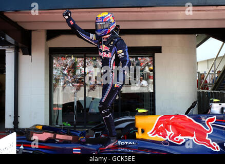 Mark Webber de Red Bull Racing célèbre la victoire au Grand Prix britannique de Santander sur le circuit Silverstone, à Northampton. Banque D'Images