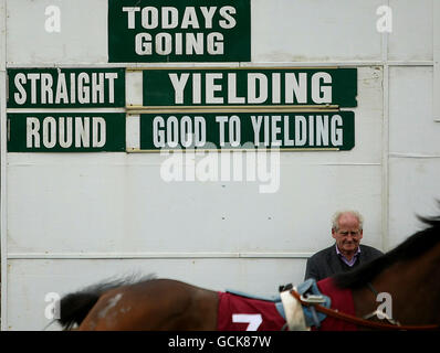 Les courses de chevaux - Darley Irish Oaks - Curragh Hippodrome Banque D'Images