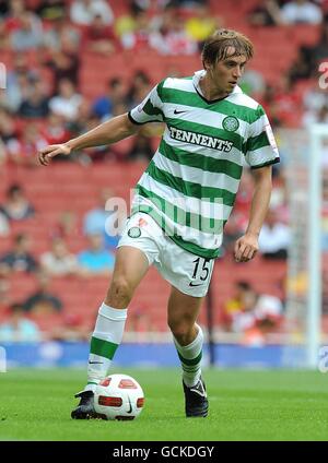 Soccer - Unis Cup 2010 - Celtic v Olympique Lyonnais - Emirates Stadium Banque D'Images