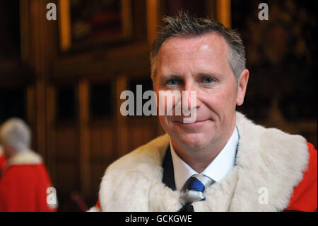 Ancien directeur de la Commission des plaintes de la presse Guy Black dans la salle Robing du Palais de Westminster, après avoir pris son siège à la Chambre des Lords, à Londres, en tant que collègue conservateur. Banque D'Images