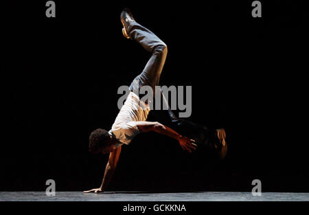 Danseur Carlos Acosta lors d'un photocall sur scène pour 'Premieres', au Coliseum dans le centre de Londres. Banque D'Images