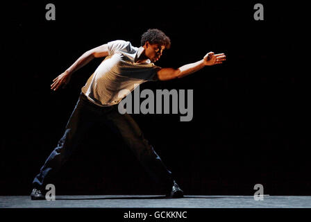 Danseur Carlos Acosta lors d'un photocall sur scène pour 'Premieres', au Coliseum dans le centre de Londres. Banque D'Images