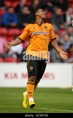 Soccer - Pré saison Friendly - Walsall v Wolverhampton Wanderers - Stade de banques Banque D'Images