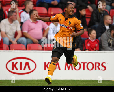 Football - pré-saison amical - Walsall v Wolverhampton Wanderers - Banks's Stadium.Ashley Hemmings de Wolverhampton Wanderers célèbre le score Banque D'Images