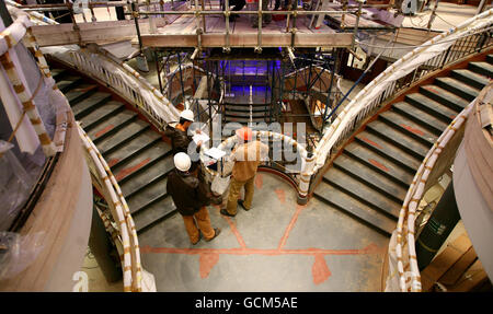 Paquebot de croisière Queen Elizabeth Banque D'Images