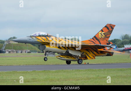 F-16 de la Force Aérienne belge à la démonstration de vol 2016 Royal International Air Tattoo, RAF Fairford, Gloucestershire. Banque D'Images