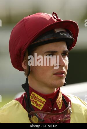 Jockey Nicky Mackay pendant la troisième journée du festival de Goodwood au champ de courses de Goodwood, Chichester. Banque D'Images