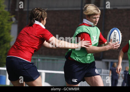 Rugby Union - session d'entraînement des femmes d'Écosse - Murrayfield.Le capitaine écossais Lynne Reid (à droite) en action pendant la séance d'entraînement à Murrayfield, Édimbourg. Banque D'Images